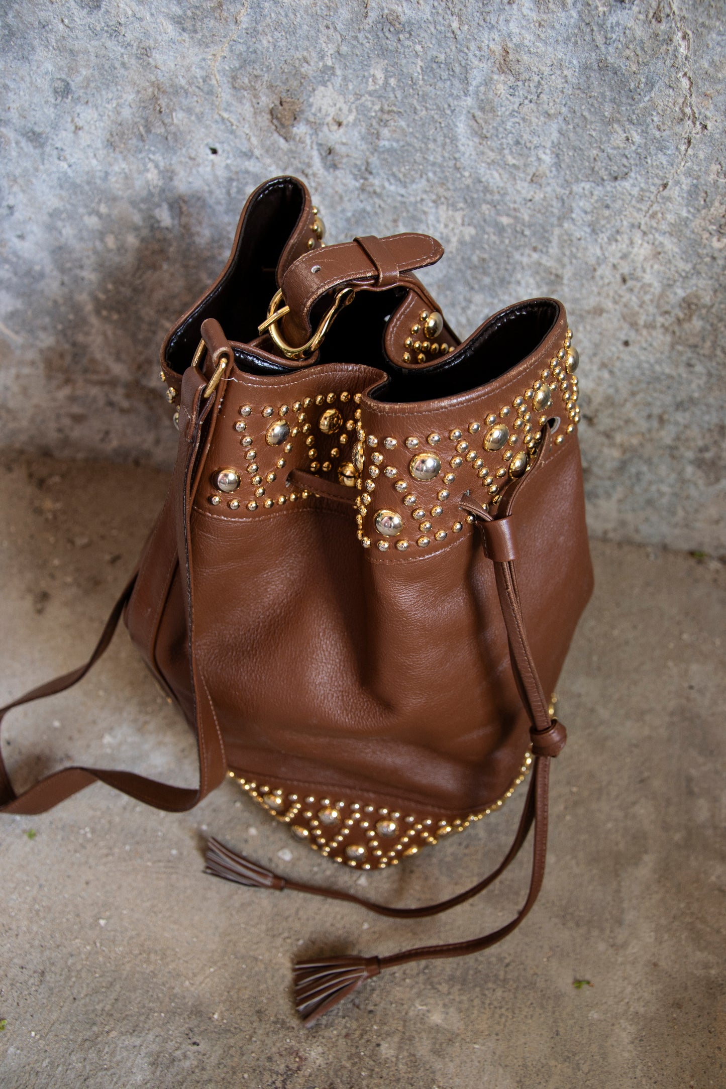 FRENCH STUDDED BUCKET BAG